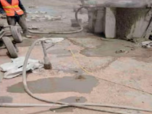 儋州水泥混凝土路面板底注浆技术 路面脱空注浆整治方案